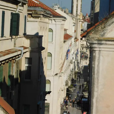 Apartment Shoofeet One Step Away From The Main Promenade Split
